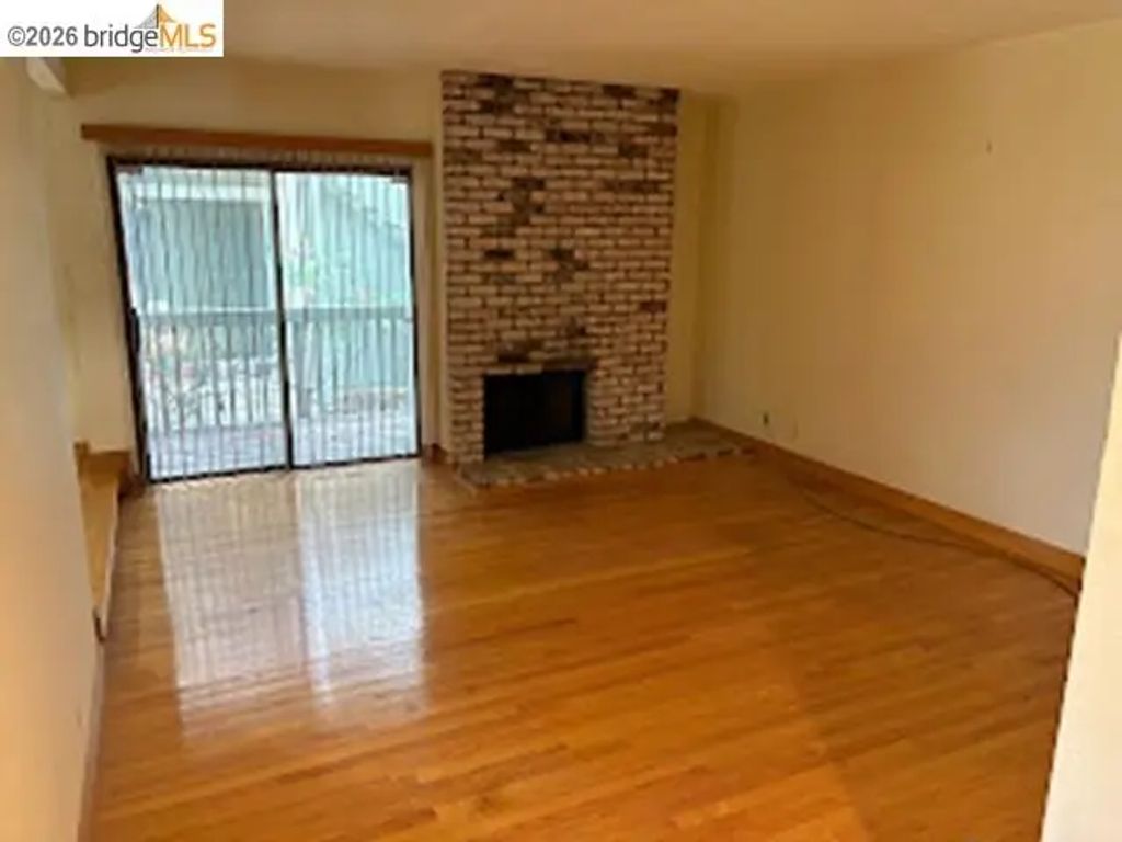 8781 Mountain Blvd 5, Oakland