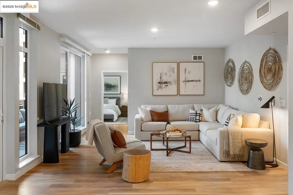 260 Brooklyn Basin Way 400, Oakland