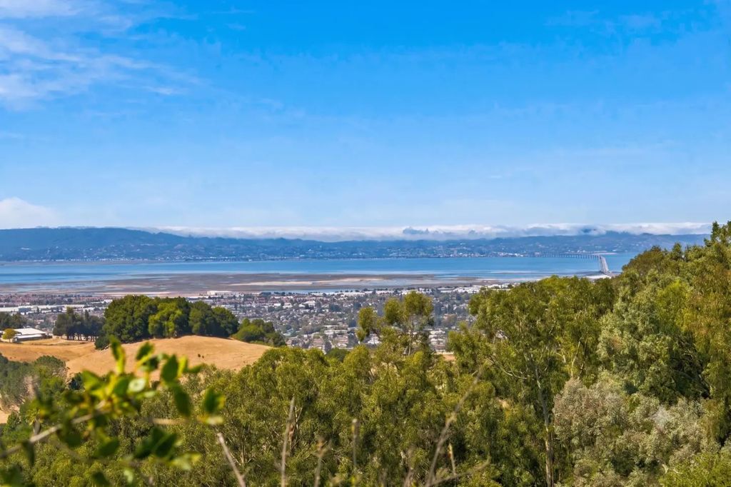 28009 Nob Hill Court, Hayward