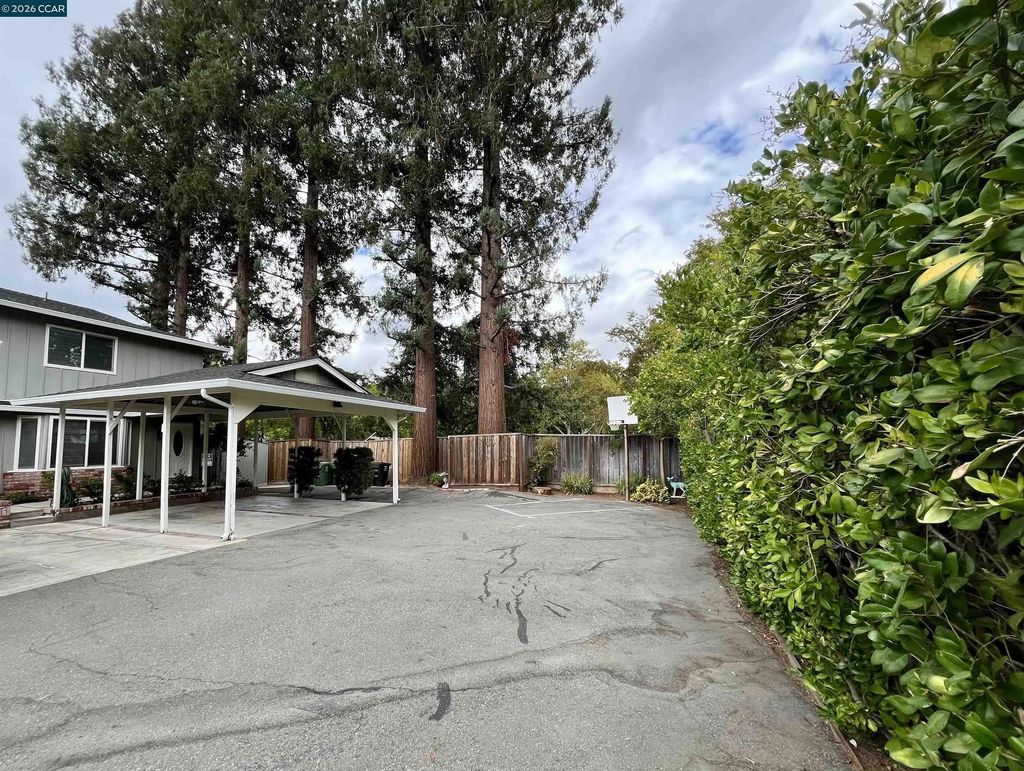 218 El Dorado Ave, Danville
