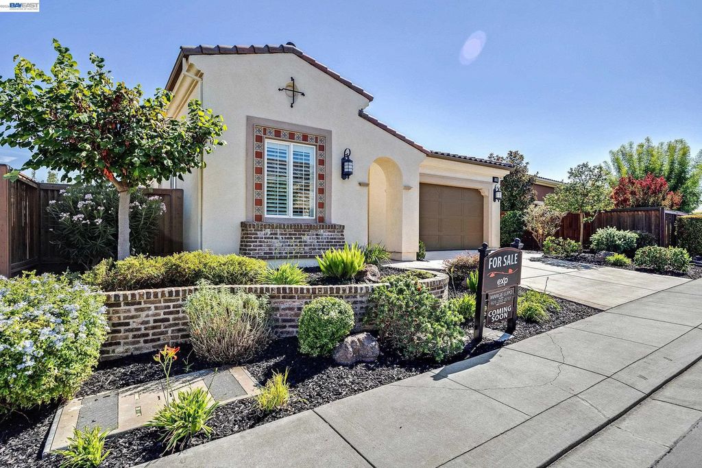 1930 Barbaresco Ln, Brentwood