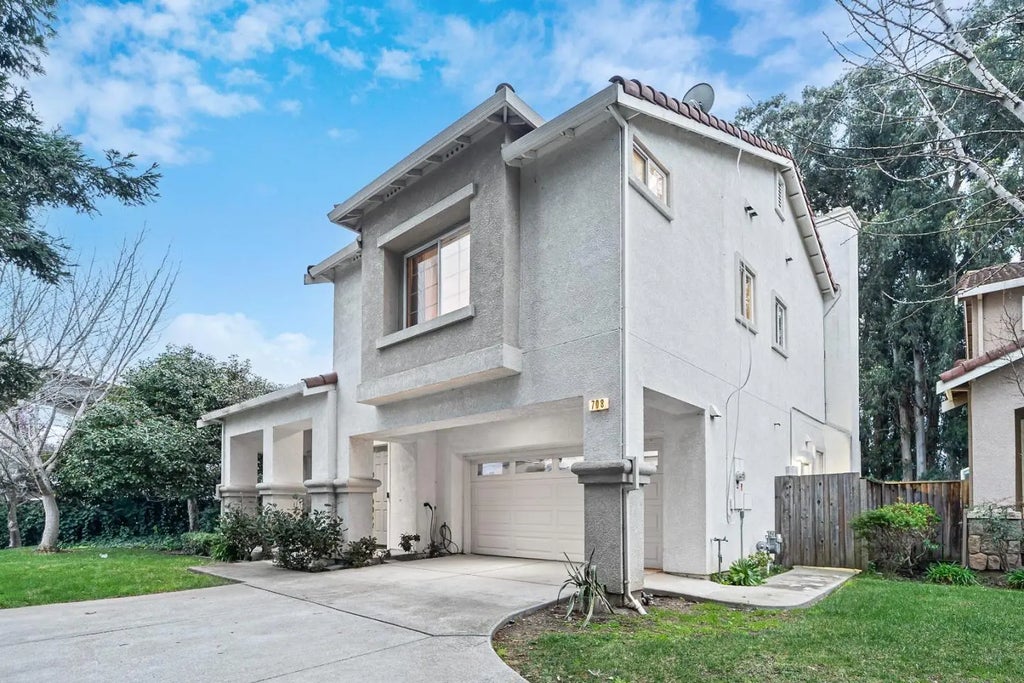 708 Raineer Court, San Leandro