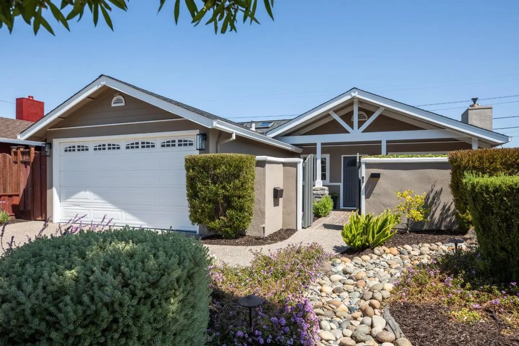 316 Hiller Street, Belmont