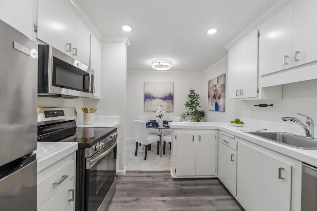 1720 Halford Avenue 226, Santa Clara
