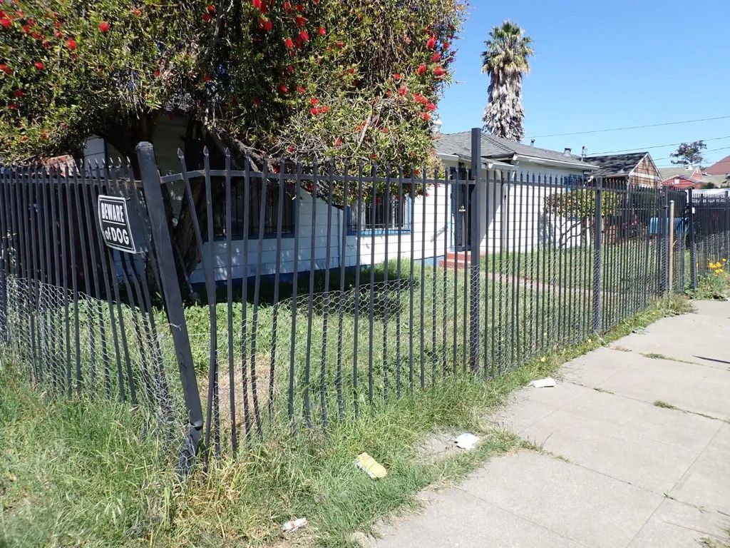 901 92nd Avenue, Oakland