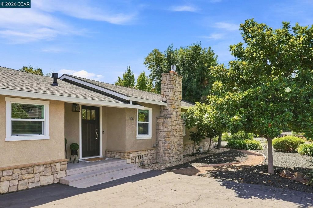 100 Pleasant Valley Dr, Walnut Creek