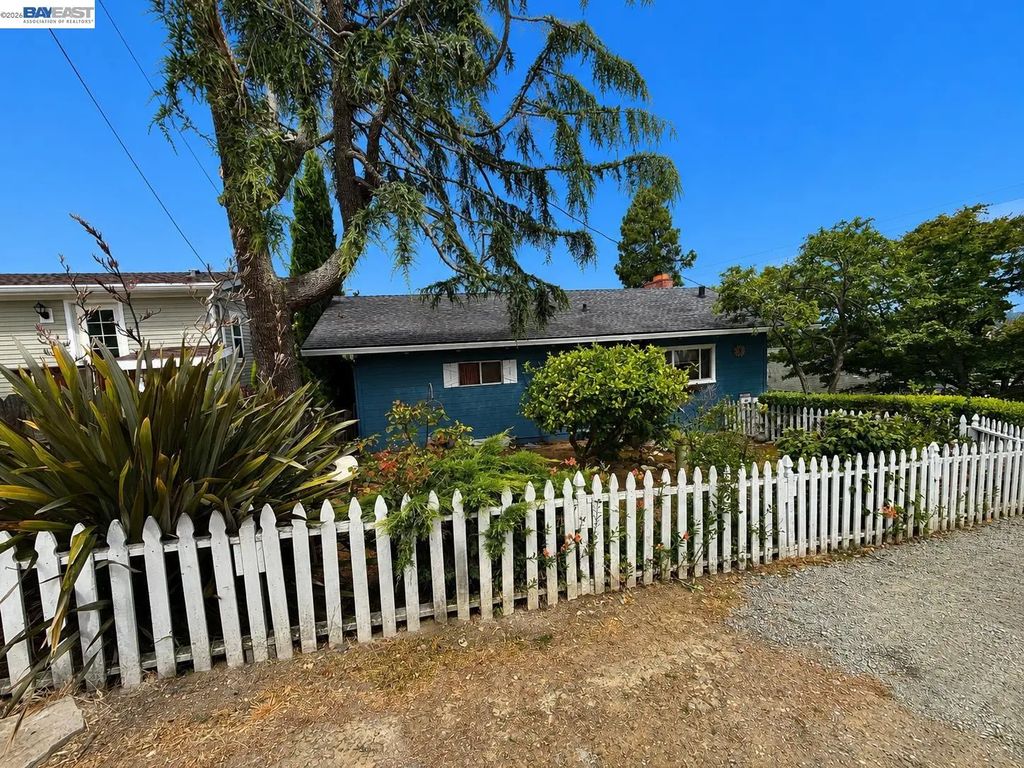 25325 Windfeldt Rd, Hayward