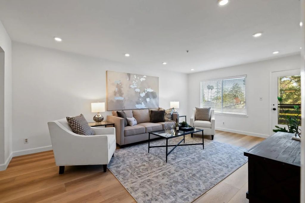 4000 Farm Hill Boulevard 111, Redwood City
