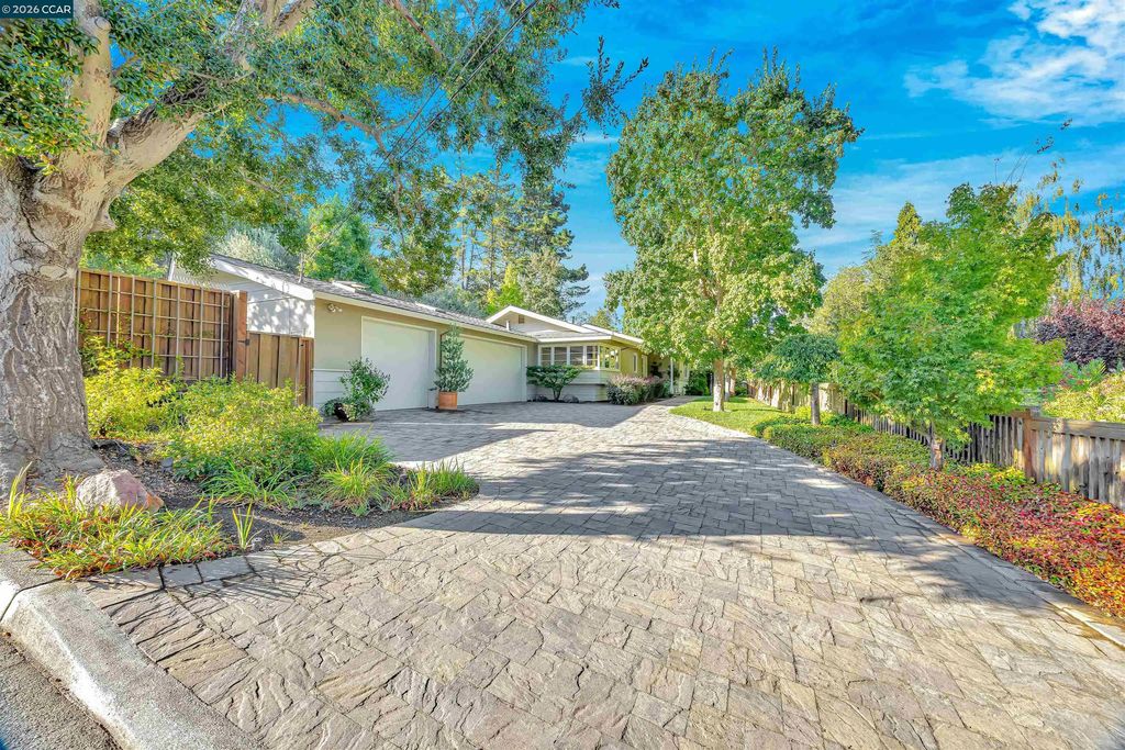 3237 Driftwood Dr, Lafayette