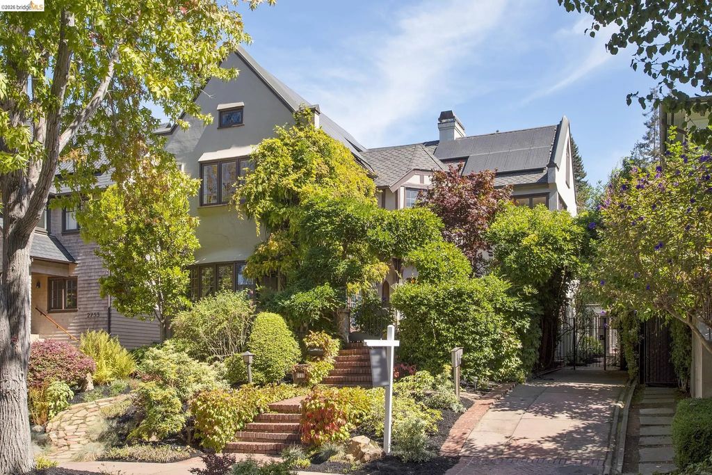 2737 Claremont Blvd, Berkeley