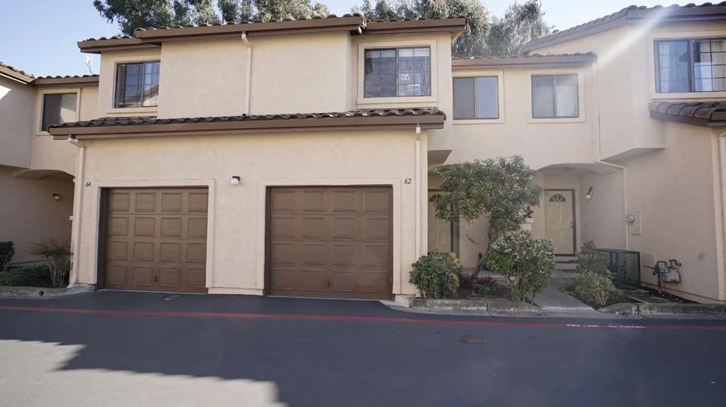 62 Washington Square Drive, Milpitas
