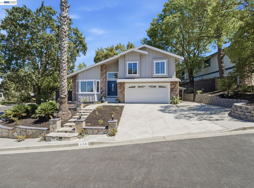 935 Granite Ct, Martinez