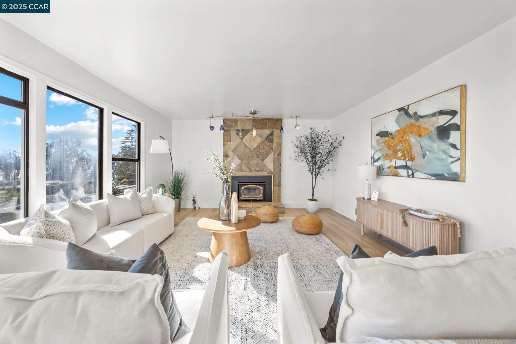 1140 King Dr, El Cerrito