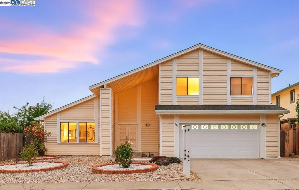 109 Oak Ct, Hercules