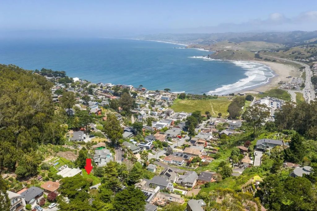 Grand, Pacifica