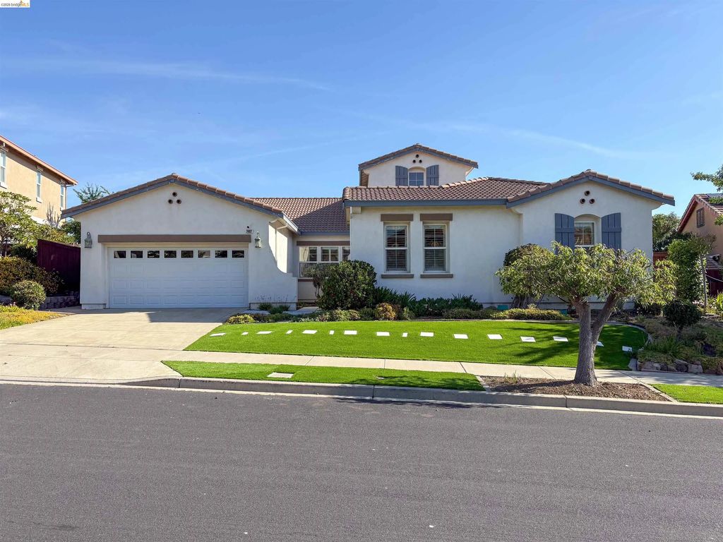 2497 Winged Foot Road, Brentwood