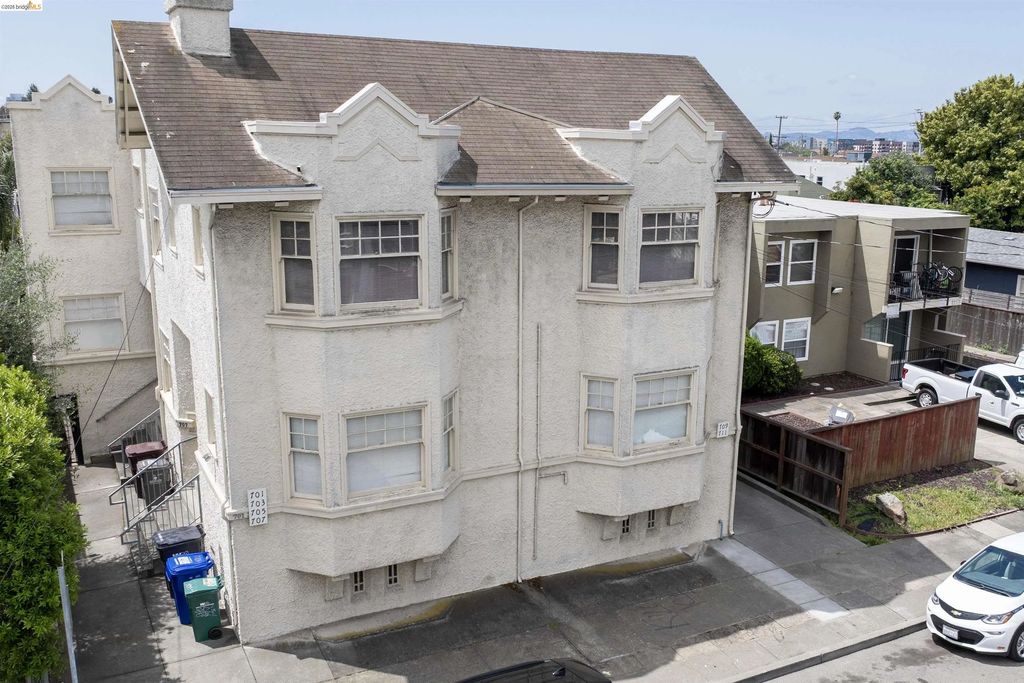 701 43rd St, Oakland