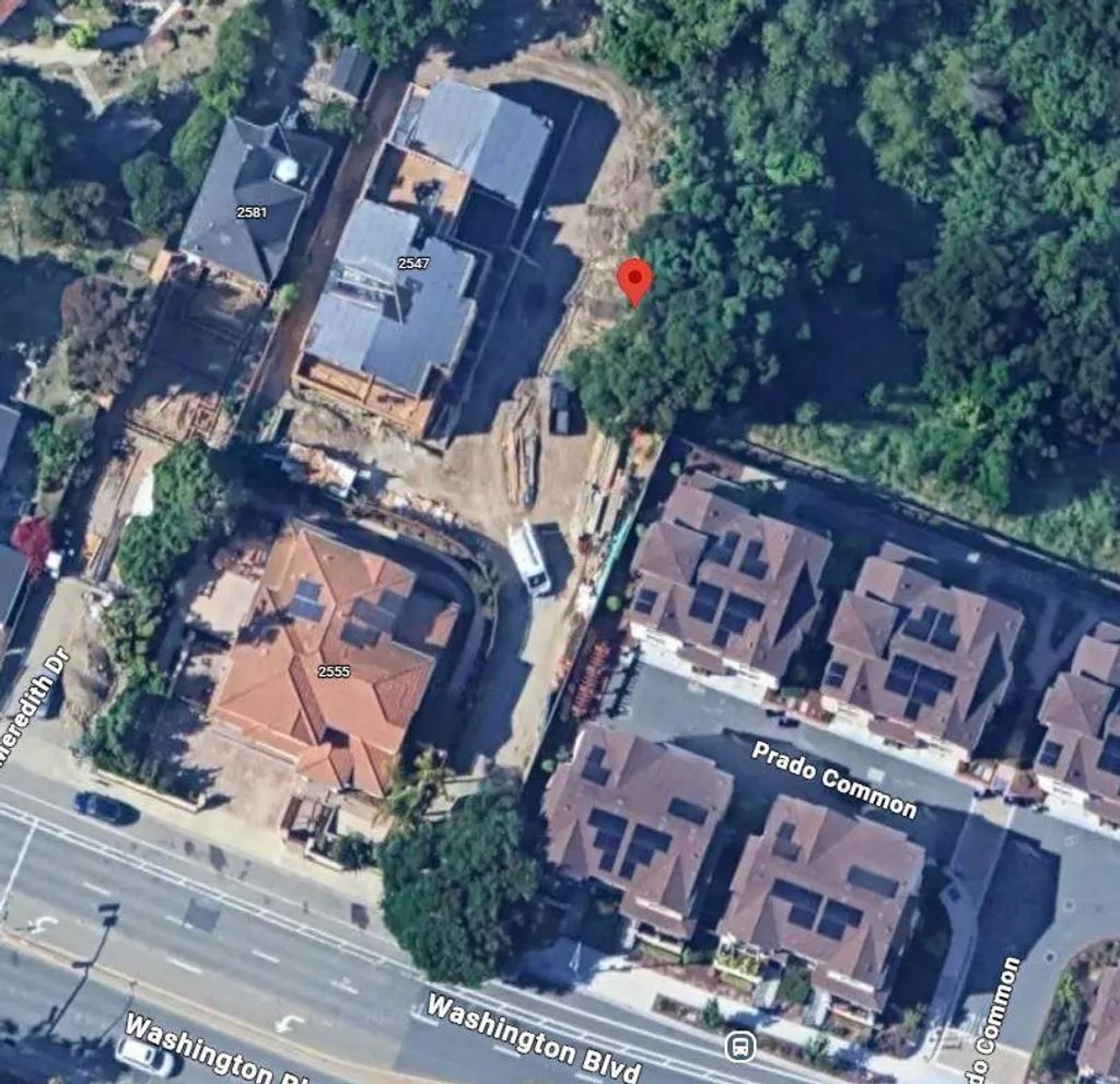 2539 Washington, Fremont