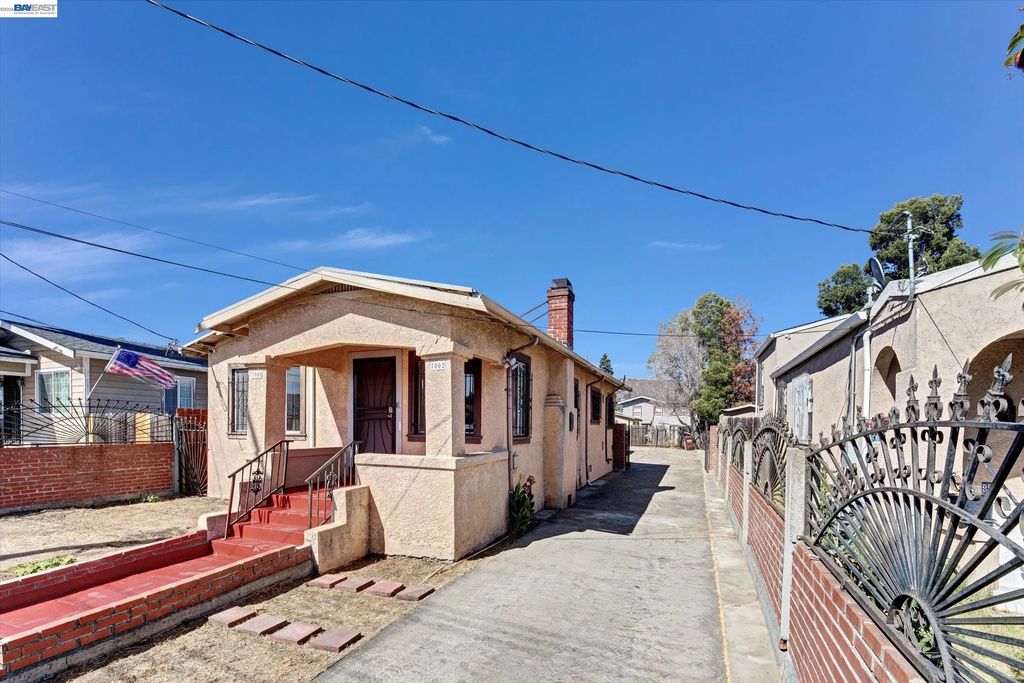 7000 Weld, Oakland