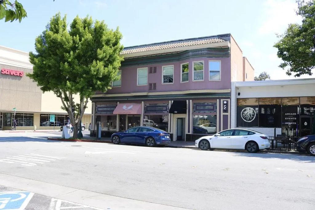 901 Main Street, Redwood City