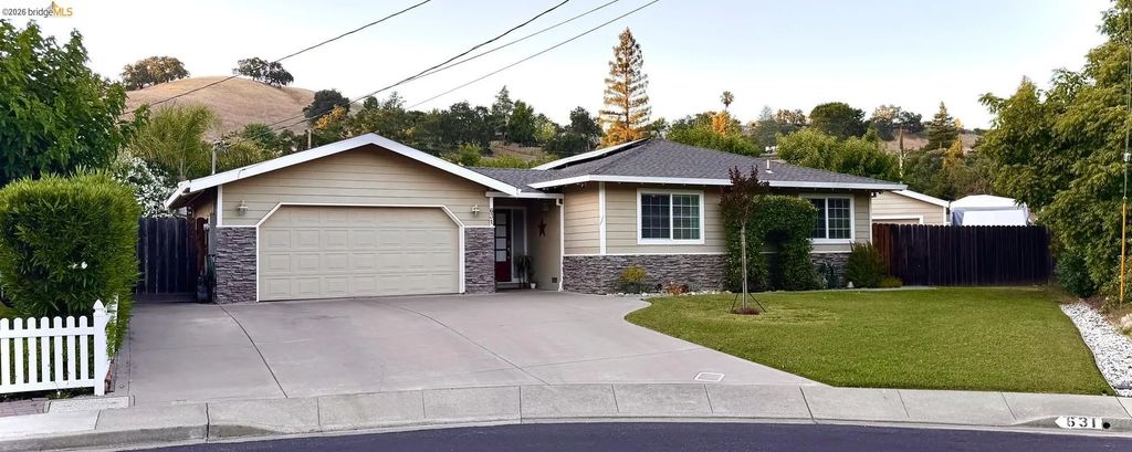 631 Sherree Ct, Martinez