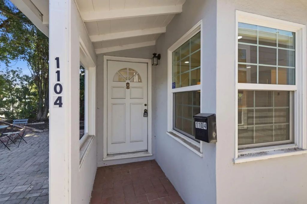 1102-1104 Palm Avenue, Redwood City