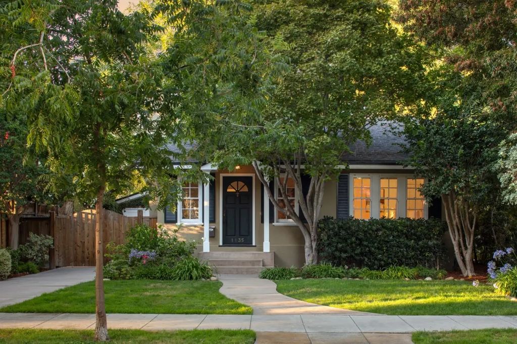 1135 Guinda Street, Palo Alto