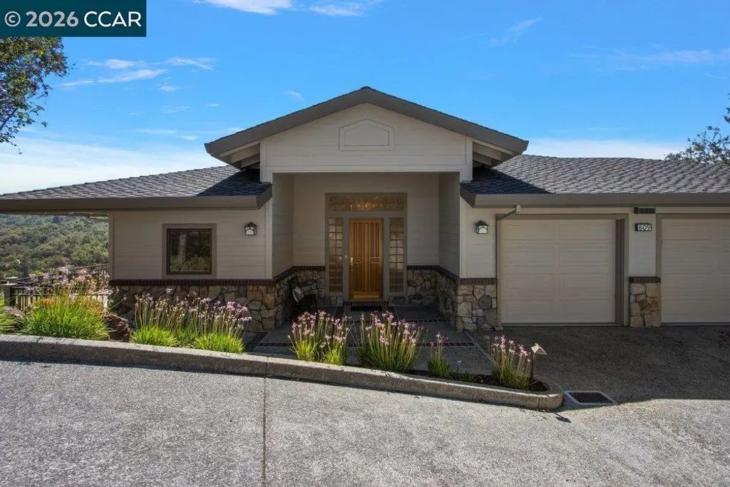 809 Mountain View Dr, Lafayette