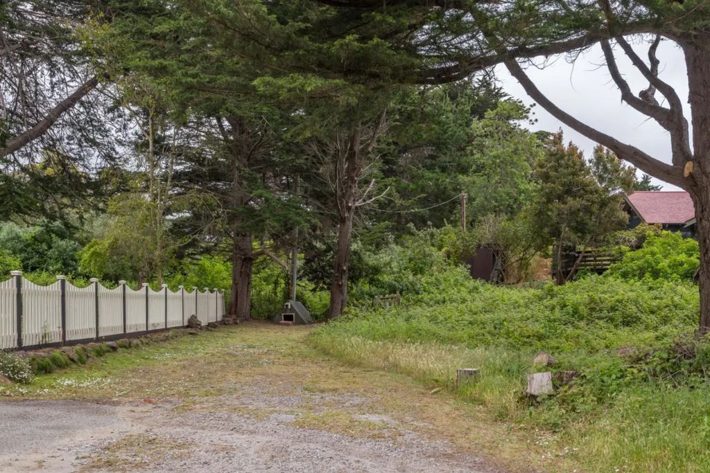 Oak Avenue, Moss Beach