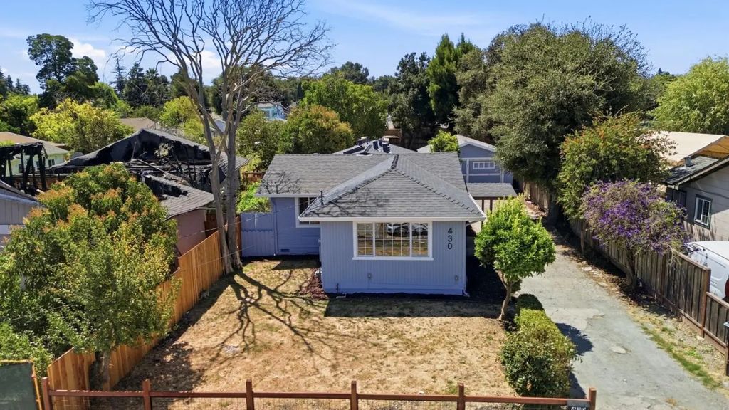 430 Garden Street, East Palo Alto