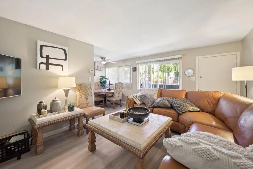 550 Berry Avenue, Hayward
