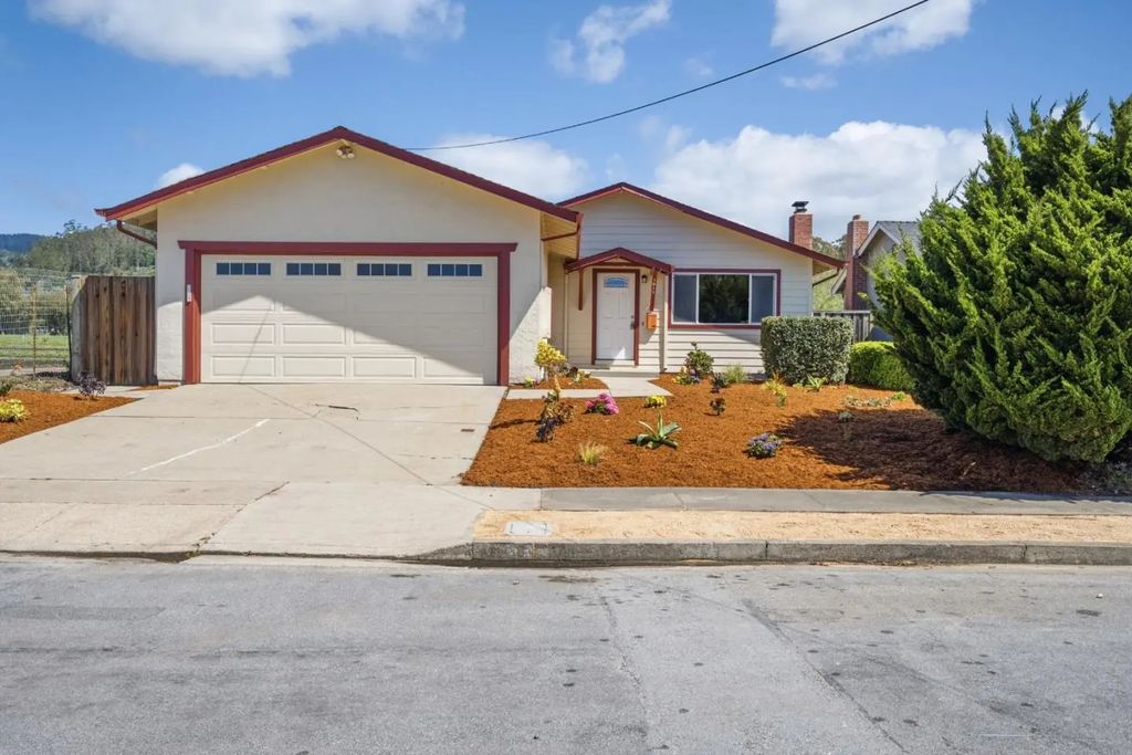 1017 Golden Gate Avenue, Half Moon Bay