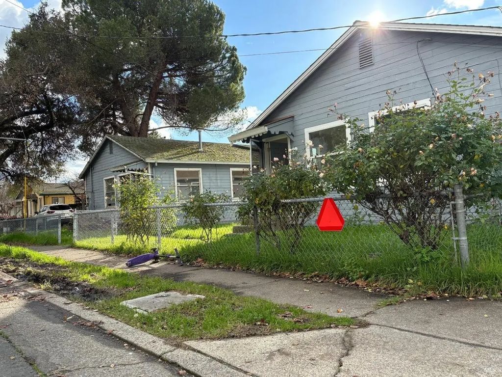 909-917 Hendley Street, Santa Rosa