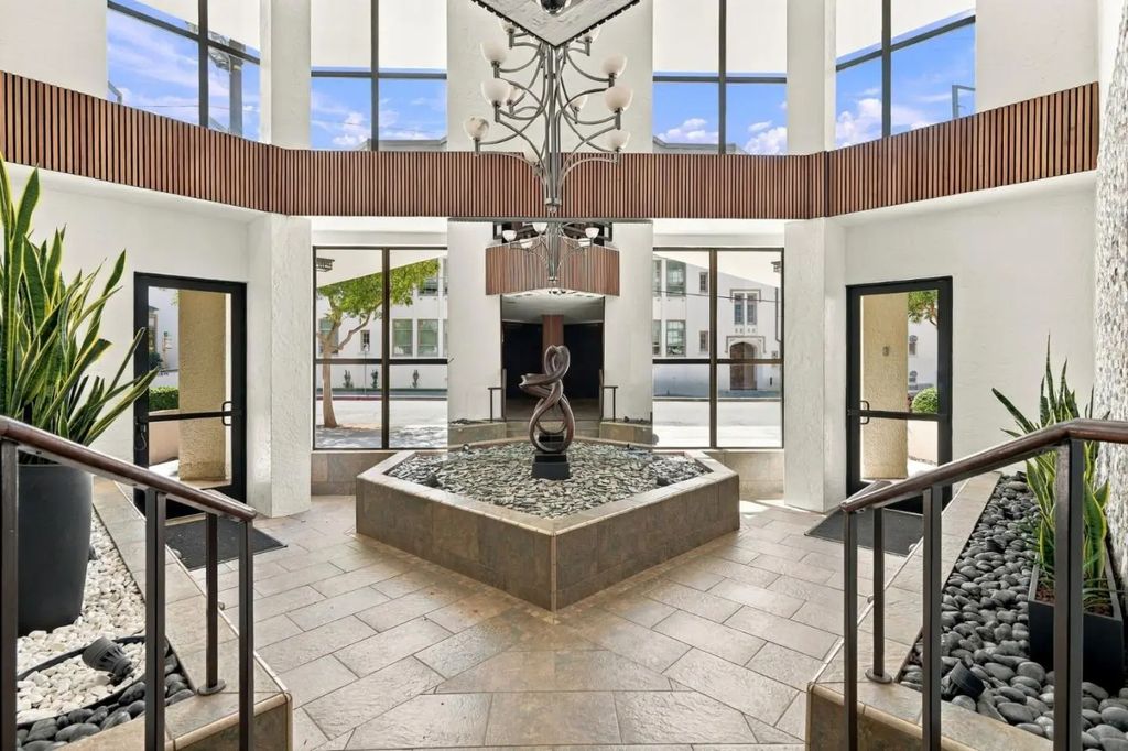 110 Park Road 301, Burlingame