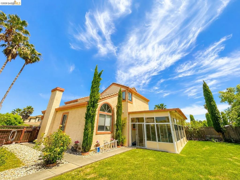 1039 Fennie Ct, Suisun City