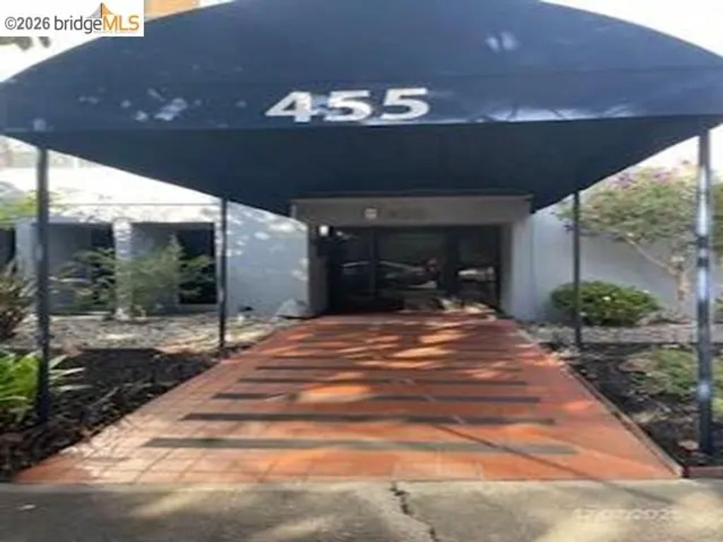 455 Crescent St 312, Oakland
