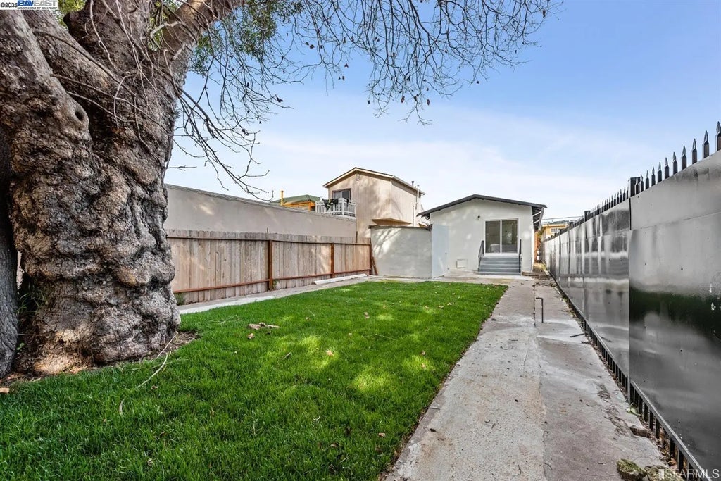 5955 Hayes St, Oakland