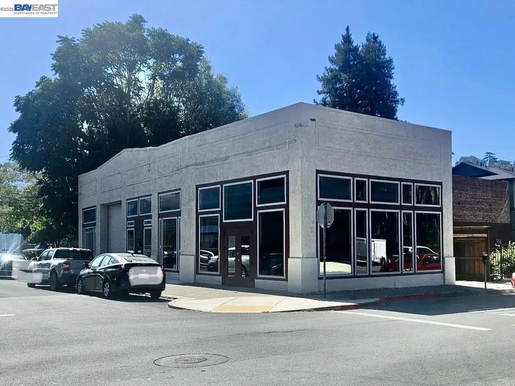 908 Ferry Street, Martinez