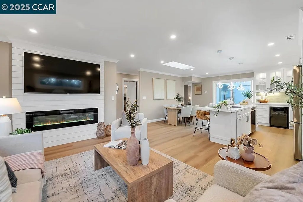 1180 Running Springs 4, Walnut Creek