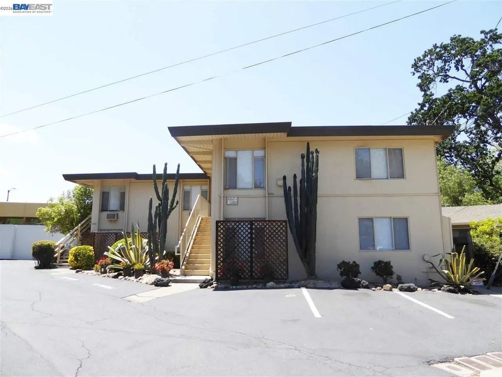 1282 Carmel Ct, Walnut Creek