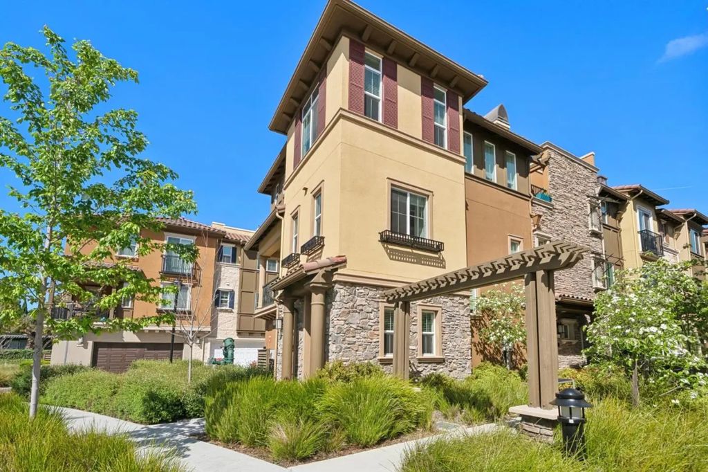 663 Alamo Court, Mountain View