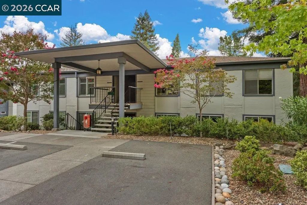 2500 Ptarmigan Dr 4, Walnut Creek