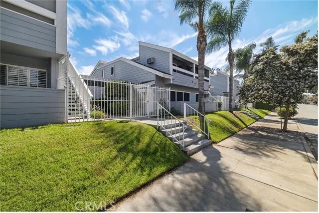 20930 Parthenia Street 116, Canoga Park (los Angeles)