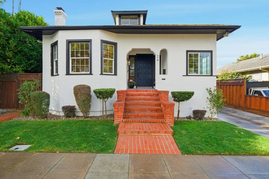 29 Bloomfield Road, Burlingame