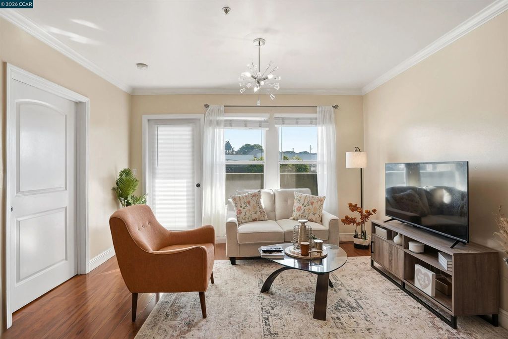 1515 14th Ave 305, Oakland