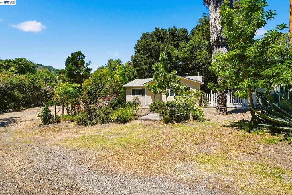 10160 Crow Canyon Rd, Castro Valley