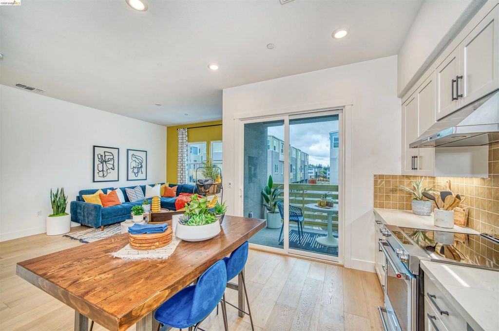 28929 Parkridge Loop 80, Hayward