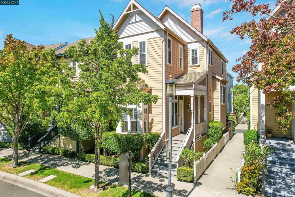 2063 Lewis St, Hercules