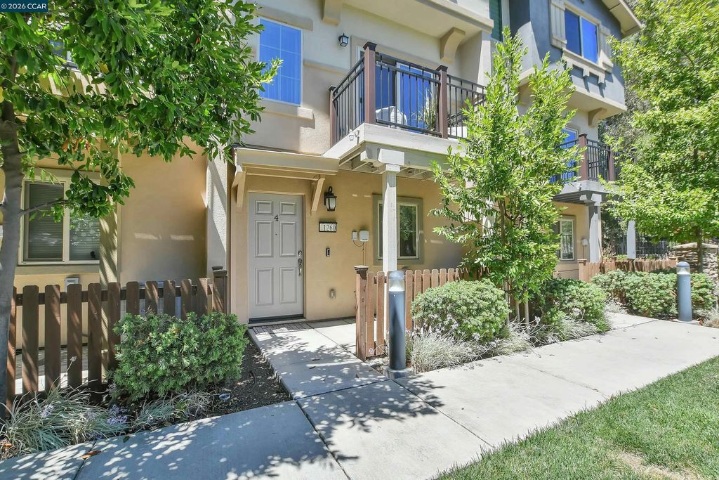 1260 Detroit Ave 4, Concord