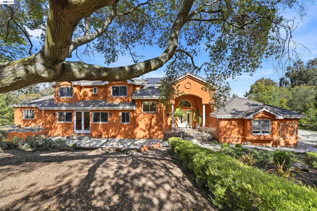 12800 Clausen Ct, Los Altos Hills